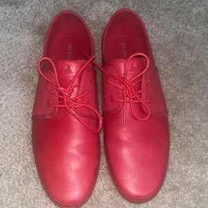 Red casual shoes